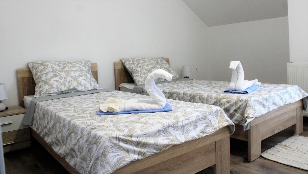 Apartman Swans Daire Otočac Dış mekan fotoğraf