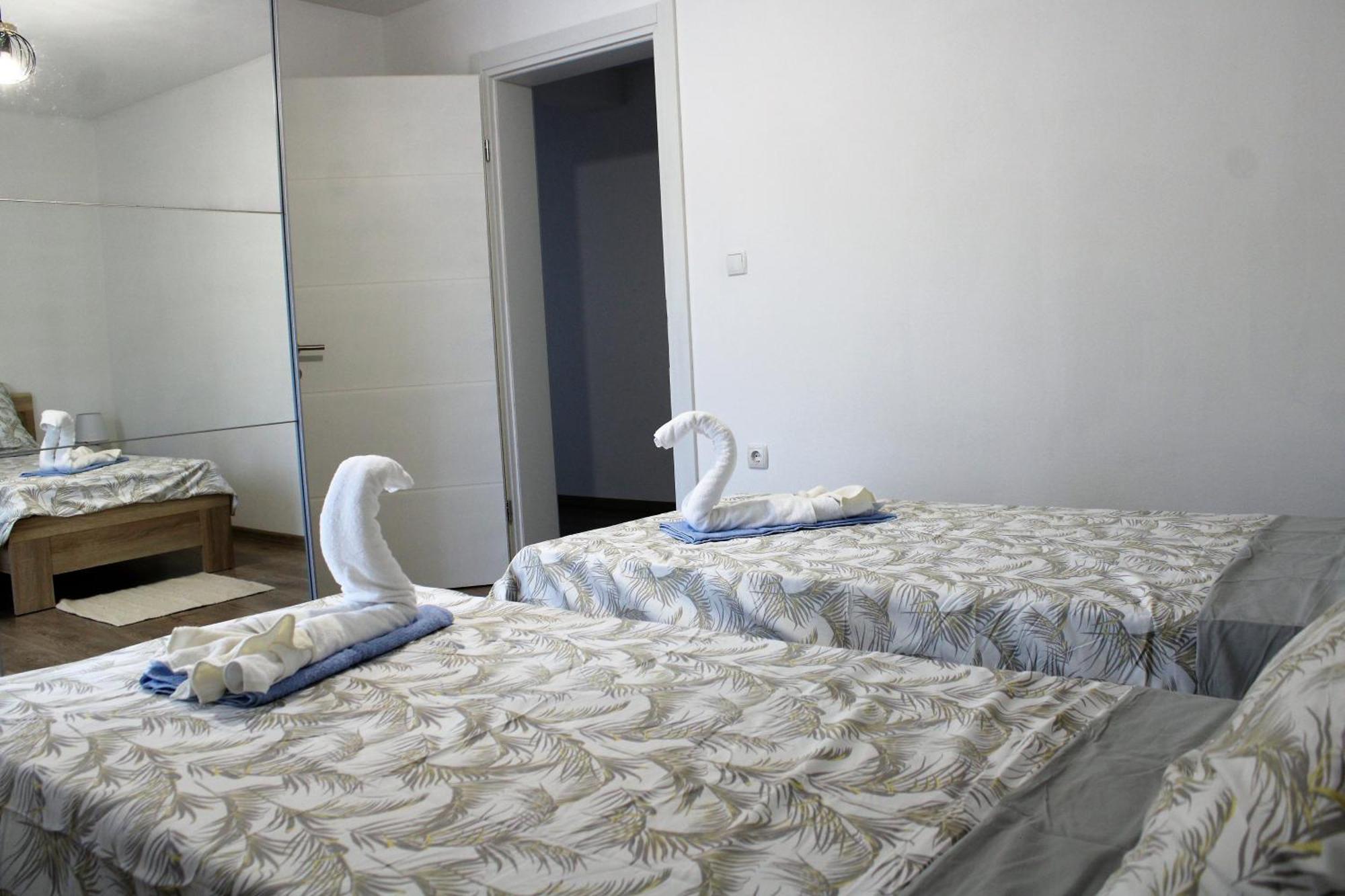 Apartman Swans Daire Otočac Dış mekan fotoğraf